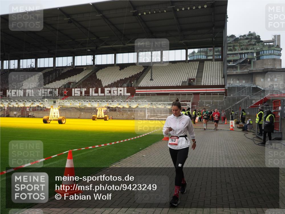 07.12.2025 - St. Pauli X-Mass-Run No. 15 Fabian Wolf http://msf.ph/oto/9423249 07.12.2025 11:58:35 Ziel 163, 1151, 1909, 1914, 3150, 3192, 3457, 4057, 4505, 4721 meine-sportfotos.de