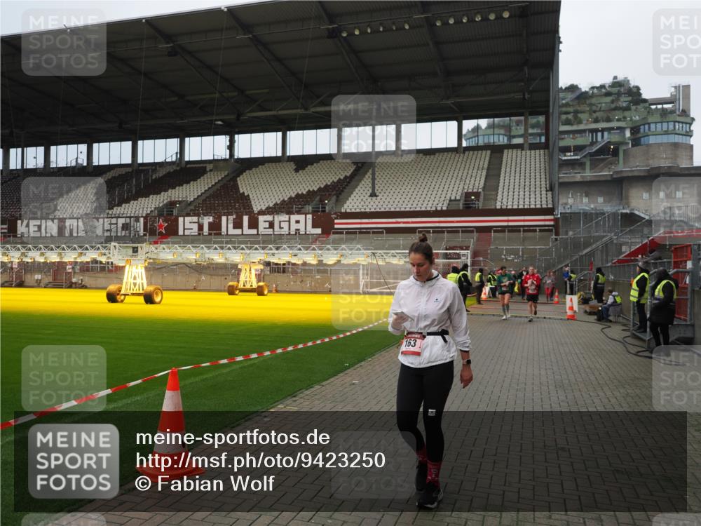 07.12.2025 - St. Pauli X-Mass-Run No. 15 Fabian Wolf http://msf.ph/oto/9423250 07.12.2025 11:58:35 Ziel 163, 1151, 1909, 1914, 3150, 3192, 3457, 4057, 4505, 4721 meine-sportfotos.de