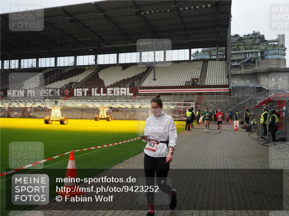 07.12.2025 - St. Pauli X-Mass-Run No. 15 Fabian Wolf http://msf.ph/oto/9423252 07.12.2025 11:58:36 Ziel 163, 1151, 1909, 1914, 3150, 3192, 4057, 4505, 4721 meine-sportfotos.de