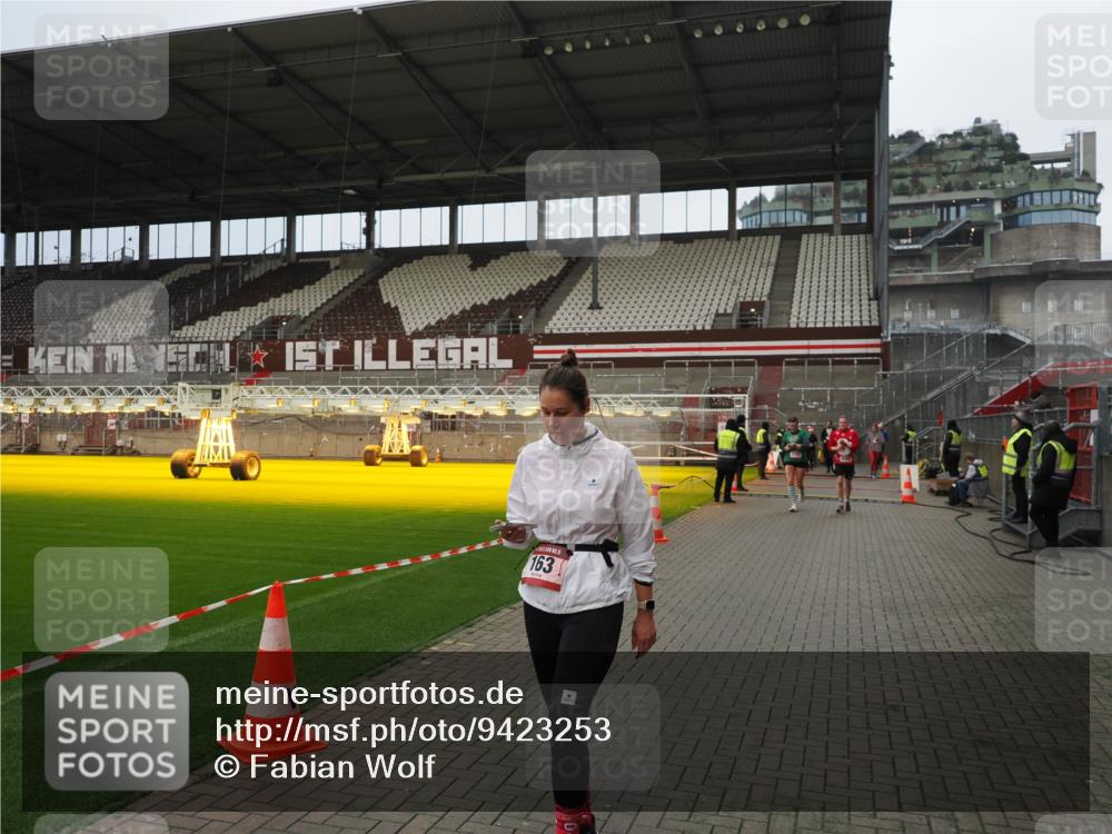 07.12.2025 - St. Pauli X-Mass-Run No. 15 Fabian Wolf http://msf.ph/oto/9423253 07.12.2025 11:58:36 Ziel 163, 1151, 1909, 1914, 3150, 3192, 4057, 4505, 4721 meine-sportfotos.de