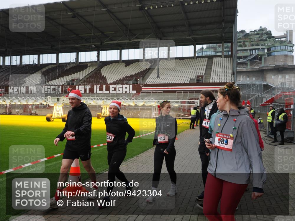 07.12.2025 - St. Pauli X-Mass-Run No. 15 Fabian Wolf http://msf.ph/oto/9423304 07.12.2025 11:58:55 Ziel 409, 413, 415, 419, 589, 1777, 3533, 4312 meine-sportfotos.de