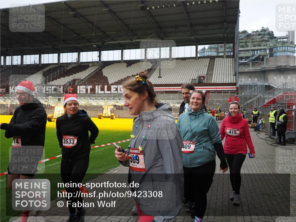 07.12.2025 - St. Pauli X-Mass-Run No. 15 Fabian Wolf http://msf.ph/oto/9423308 07.12.2025 11:58:55 Ziel 409, 413, 415, 419, 589, 1777, 3533, 4312 meine-sportfotos.de