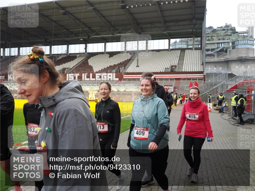 07.12.2025 - St. Pauli X-Mass-Run No. 15 Fabian Wolf http://msf.ph/oto/9423310 07.12.2025 11:58:56 Ziel 409, 413, 415, 419, 589, 1777, 3533, 4312 meine-sportfotos.de