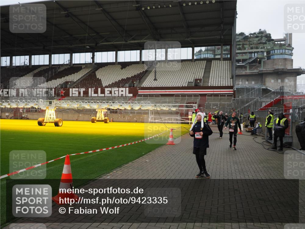 07.12.2025 - St. Pauli X-Mass-Run No. 15 Fabian Wolf http://msf.ph/oto/9423335 07.12.2025 11:59:15 Ziel 862, 1337, 1406, 4733, 4749, 4790 meine-sportfotos.de
