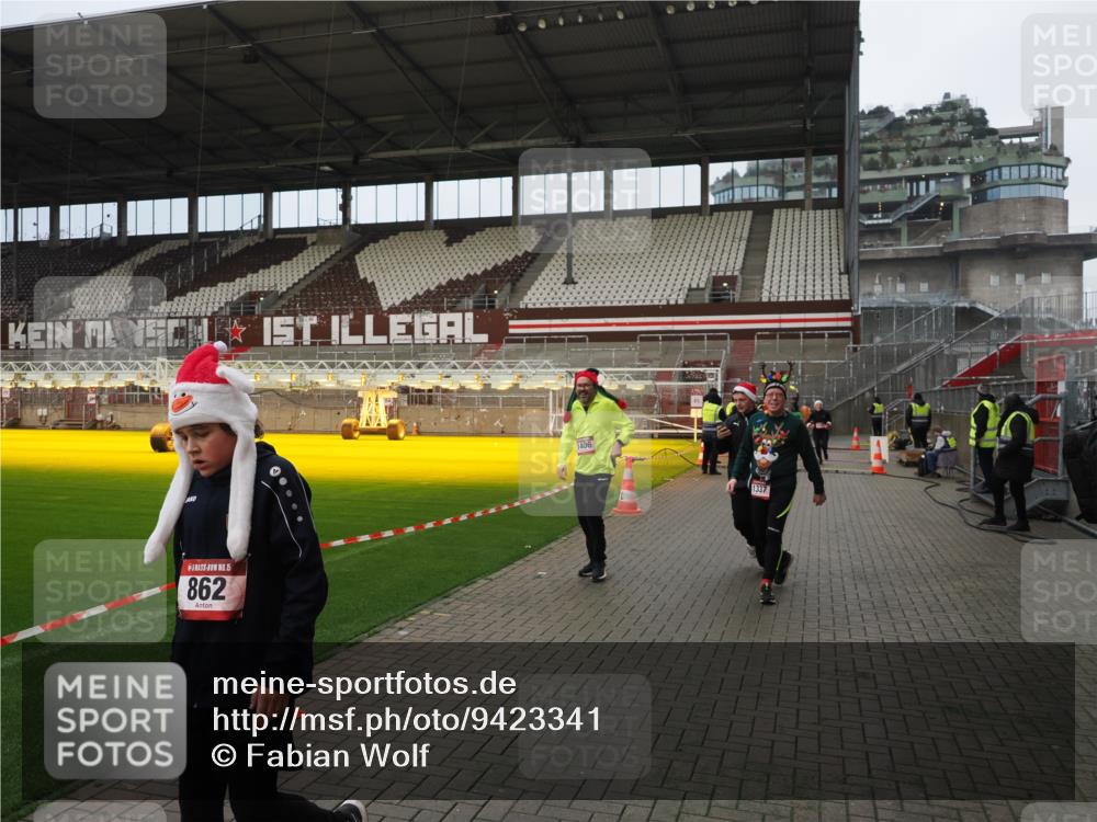 07.12.2025 - St. Pauli X-Mass-Run No. 15 Fabian Wolf http://msf.ph/oto/9423341 07.12.2025 11:59:18 Ziel 862, 1337, 1406, 4242, 4733, 4749, 4790 meine-sportfotos.de