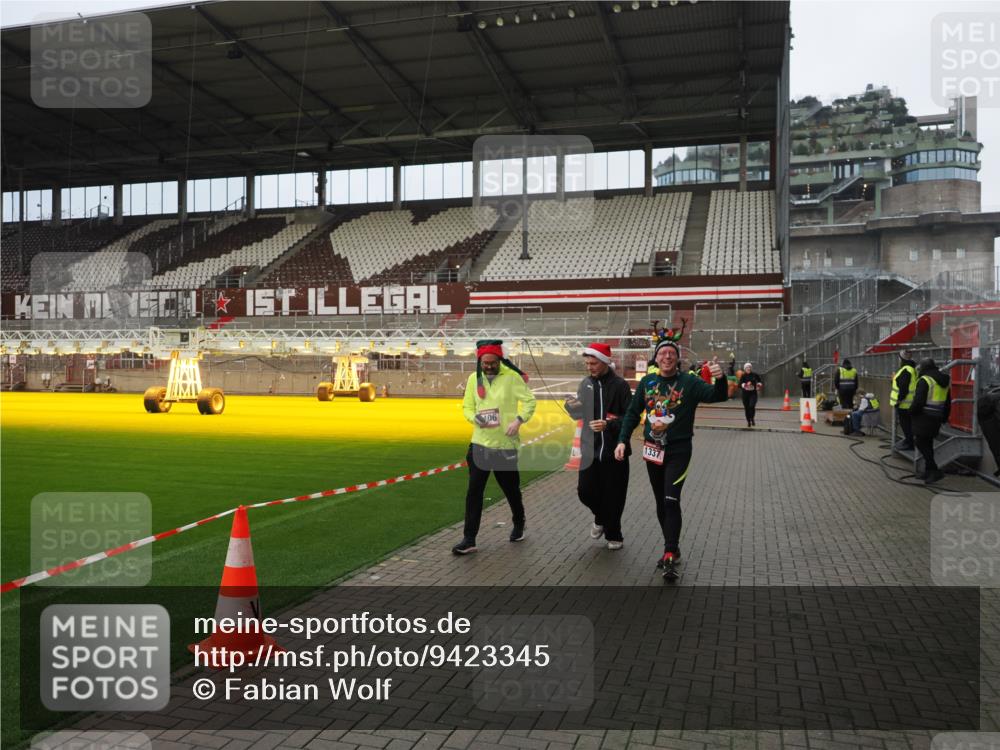 07.12.2025 - St. Pauli X-Mass-Run No. 15 Fabian Wolf http://msf.ph/oto/9423345 07.12.2025 11:59:19 Ziel 862, 1337, 1406, 4242, 4749, 4790 meine-sportfotos.de