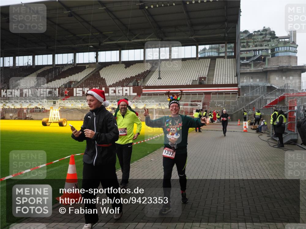07.12.2025 - St. Pauli X-Mass-Run No. 15 Fabian Wolf http://msf.ph/oto/9423353 07.12.2025 11:59:21 Ziel 862, 1337, 1406, 4242, 4790 meine-sportfotos.de