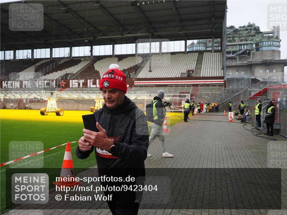 07.12.2025 - St. Pauli X-Mass-Run No. 15 Fabian Wolf http://msf.ph/oto/9423404 07.12.2025 11:59:44 Ziel 1864, 1865, 1868, 2627, 2630, 2741, 4306, 4744, 4754 meine-sportfotos.de