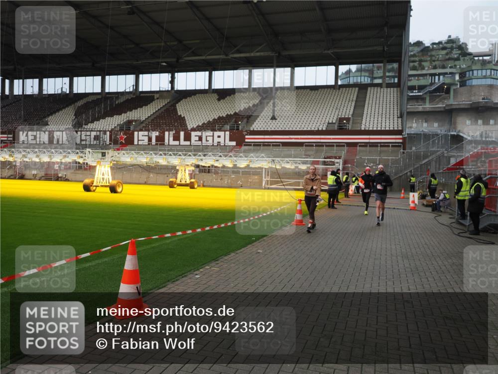 07.12.2025 - St. Pauli X-Mass-Run No. 15 Fabian Wolf http://msf.ph/oto/9423562 07.12.2025 12:01:38 Ziel 1719, 1786, 2987, 2991, 3385, 3463, 3531, 3981, 3990, 4753 meine-sportfotos.de