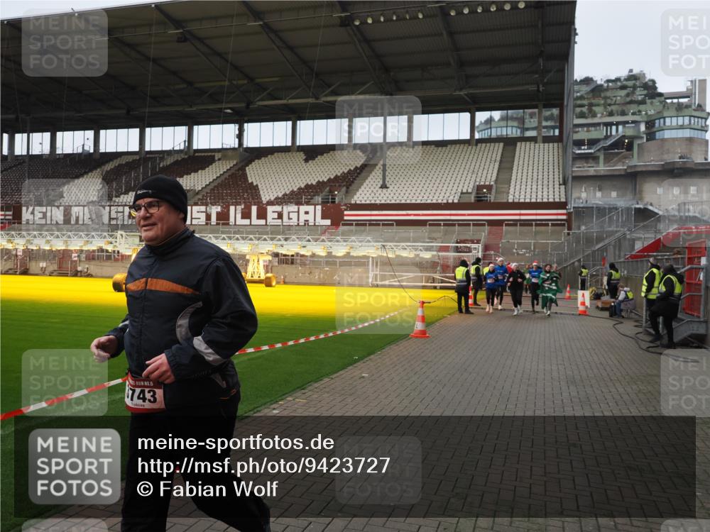 07.12.2025 - St. Pauli X-Mass-Run No. 15 Fabian Wolf http://msf.ph/oto/9423727 07.12.2025 12:02:47 Ziel 826, 1279, 2095, 3432, 3743, 3745, 3803, 3995, 4681, 4682, 4683, 4684 meine-sportfotos.de