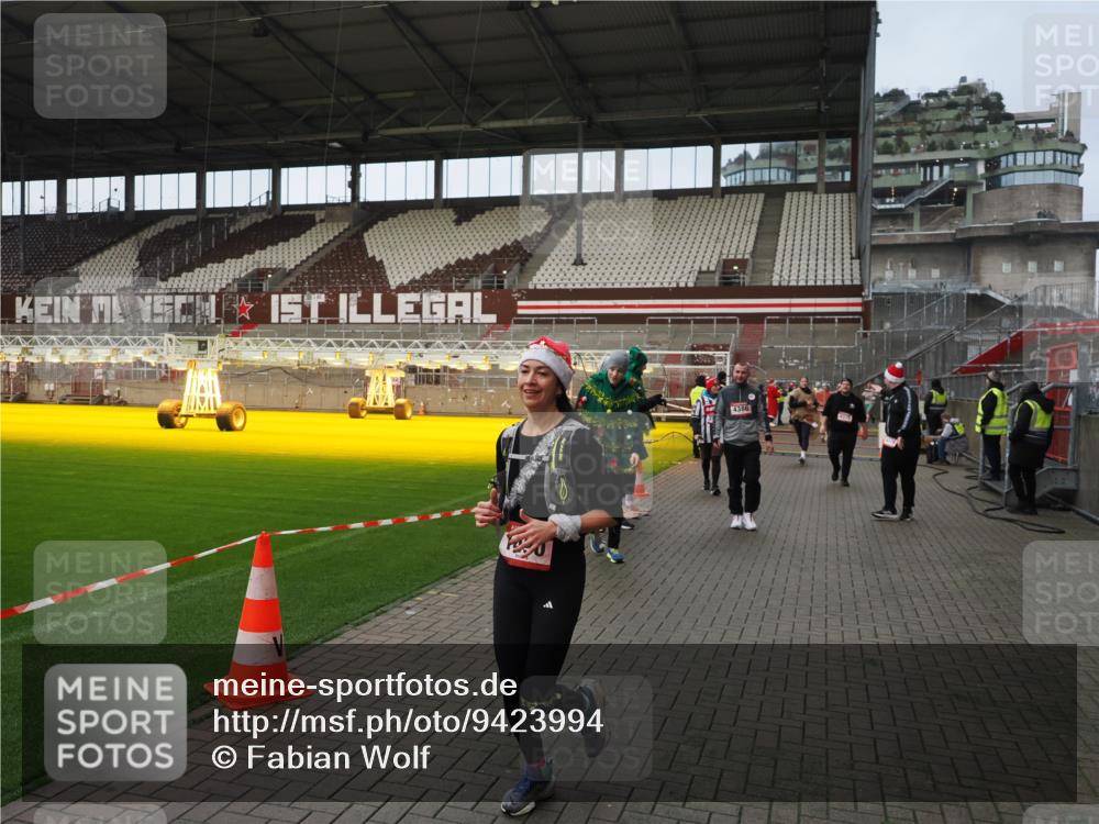 07.12.2025 - St. Pauli X-Mass-Run No. 15 Fabian Wolf http://msf.ph/oto/9423994 07.12.2025 12:04:21 Ziel 778, 795, 923, 1228, 1231, 1490, 1504, 2091, 2398, 2410, 2769, 3121, 3705, 3983, 3985, 4008, 4302, 4305, 4311, 4374, 4375, 4386, 4728 meine-sportfotos.de