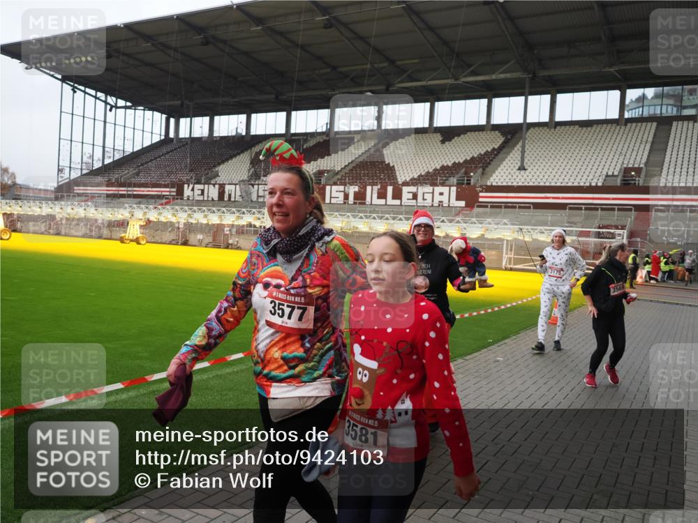 07.12.2025 - St. Pauli X-Mass-Run No. 15 Fabian Wolf http://msf.ph/oto/9424103 07.12.2025 12:04:58 Ziel 3021, 3175, 3176, 3487, 3569, 3577, 3581, 4329 meine-sportfotos.de