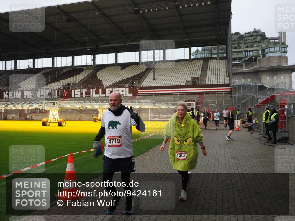 07.12.2025 - St. Pauli X-Mass-Run No. 15 Fabian Wolf http://msf.ph/oto/9424161 07.12.2025 12:05:27 Ziel 666, 860, 1244, 1303, 1781, 2227, 4719, 4729, 4748, 4787, 4788, 4789 meine-sportfotos.de