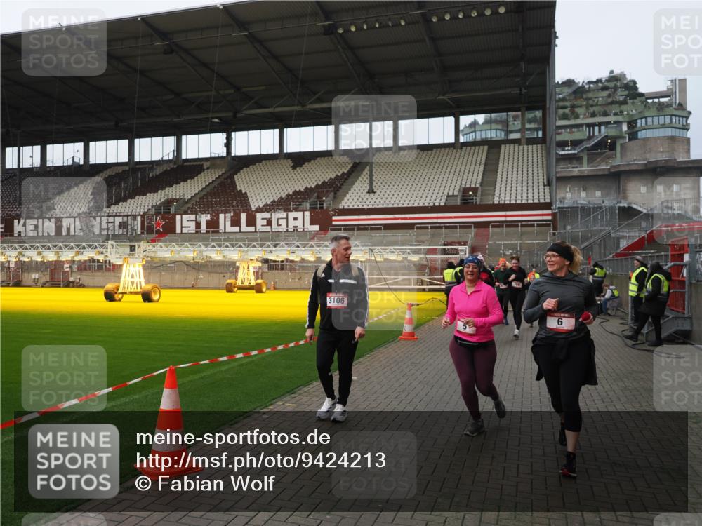 07.12.2025 - St. Pauli X-Mass-Run No. 15 Fabian Wolf http://msf.ph/oto/9424213 07.12.2025 12:05:58 Ziel 5, 6, 760, 768, 1038, 3106, 3107, 3137, 4019, 4020, 4176, 4307, 4326, 4327, 4357, 4405, 4413 meine-sportfotos.de