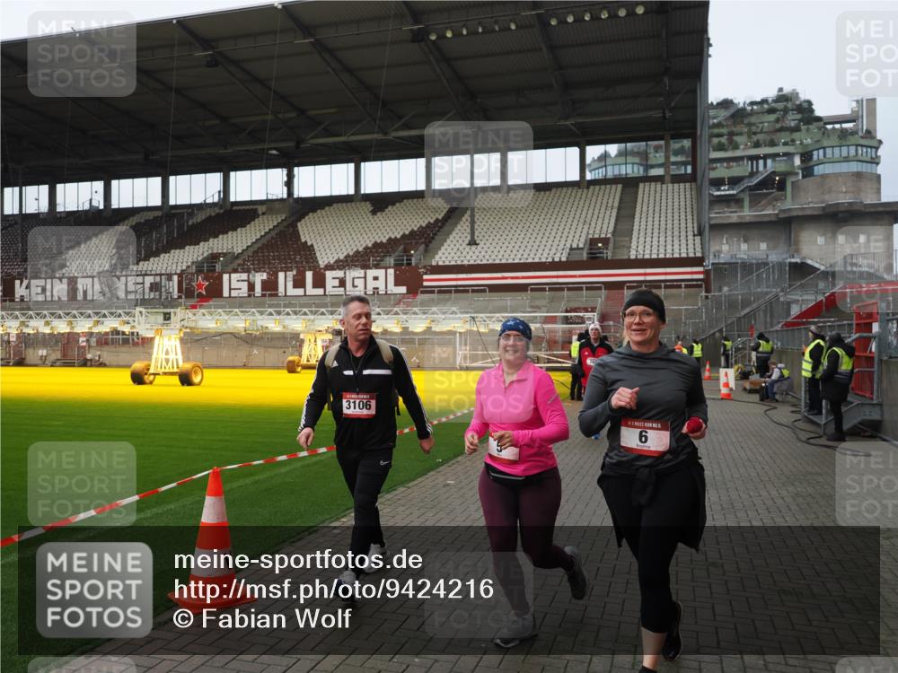 07.12.2025 - St. Pauli X-Mass-Run No. 15 Fabian Wolf http://msf.ph/oto/9424216 07.12.2025 12:05:59 Ziel 5, 6, 760, 768, 1038, 3106, 3107, 3137, 4019, 4020, 4176, 4307, 4326, 4327, 4357, 4405, 4413 meine-sportfotos.de