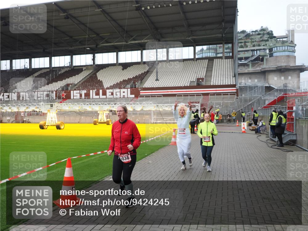 07.12.2025 - St. Pauli X-Mass-Run No. 15 Fabian Wolf http://msf.ph/oto/9424245 07.12.2025 12:06:06 Ziel 5, 6, 760, 768, 1038, 3106, 3107, 3137, 4019, 4020, 4307, 4326, 4327, 4357, 4405, 4413 meine-sportfotos.de