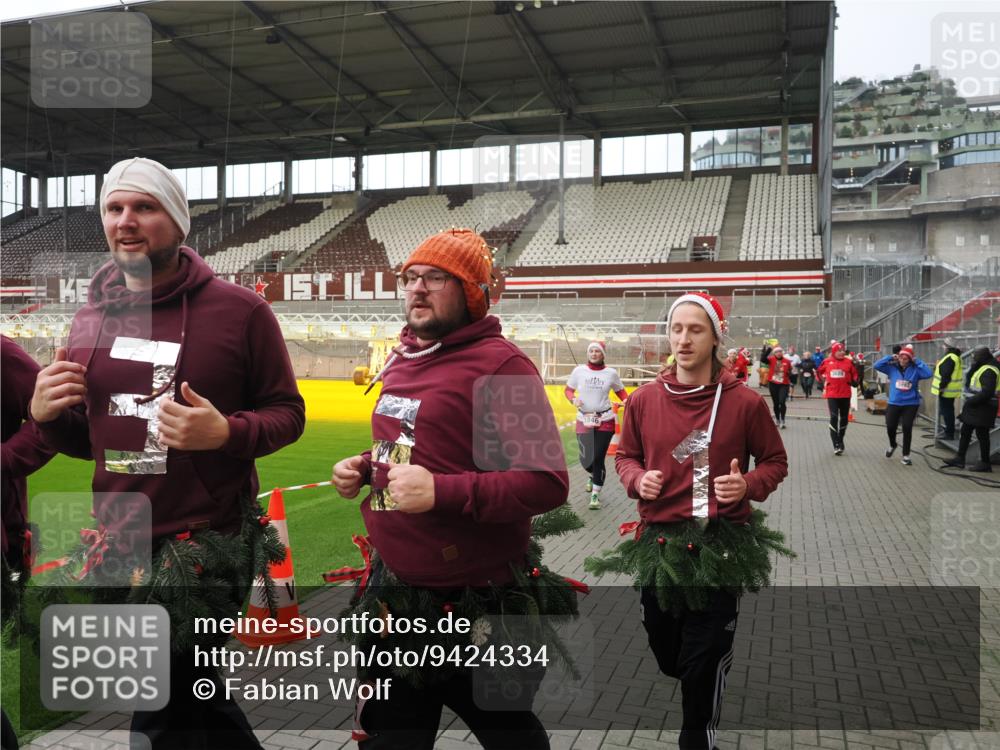 07.12.2025 - St. Pauli X-Mass-Run No. 15 Fabian Wolf http://msf.ph/oto/9424334 07.12.2025 12:06:50 Ziel 276, 339, 345, 1844, 1846, 3689, 3692, 4143, 4342, 4345, 4346, 4403, 4404, 4416 meine-sportfotos.de