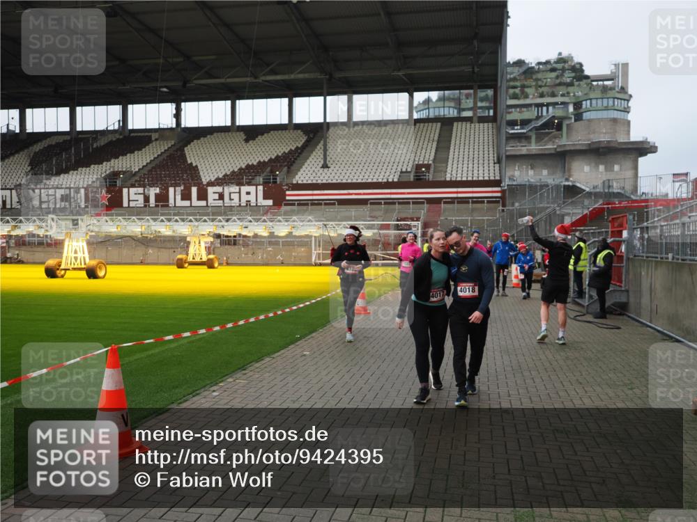 07.12.2025 - St. Pauli X-Mass-Run No. 15 Fabian Wolf http://msf.ph/oto/9424395 07.12.2025 12:07:04 Ziel 276, 1580, 1583, 3456, 3689, 4017, 4018, 4033, 4143, 4314, 4328, 4360, 4361, 4390, 4725 meine-sportfotos.de