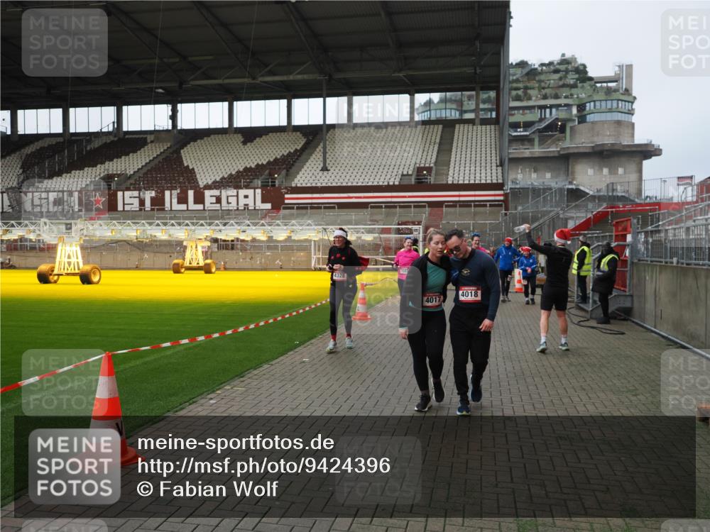 07.12.2025 - St. Pauli X-Mass-Run No. 15 Fabian Wolf http://msf.ph/oto/9424396 07.12.2025 12:07:04 Ziel 276, 1580, 1583, 3456, 3689, 4017, 4018, 4033, 4143, 4314, 4328, 4360, 4361, 4390, 4725 meine-sportfotos.de