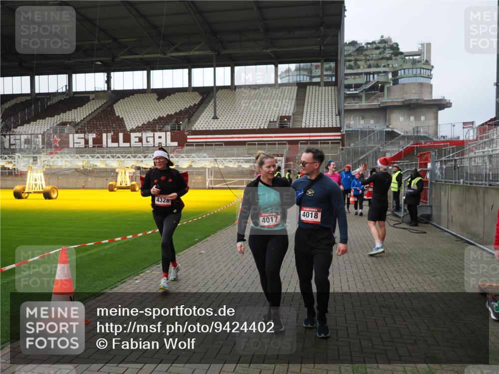 07.12.2025 - St. Pauli X-Mass-Run No. 15 Fabian Wolf http://msf.ph/oto/9424402 07.12.2025 12:07:05 Ziel 276, 1580, 1583, 3251, 3456, 4017, 4018, 4033, 4143, 4314, 4328, 4360, 4361, 4390, 4725 meine-sportfotos.de