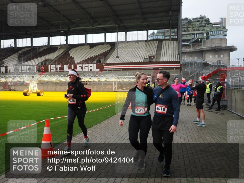 07.12.2025 - St. Pauli X-Mass-Run No. 15 Fabian Wolf http://msf.ph/oto/9424404 07.12.2025 12:07:05 Ziel 276, 1580, 1583, 3251, 3456, 4017, 4018, 4033, 4143, 4314, 4328, 4360, 4361, 4390, 4725 meine-sportfotos.de