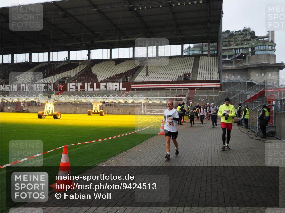 07.12.2025 - St. Pauli X-Mass-Run No. 15 Fabian Wolf http://msf.ph/oto/9424513 07.12.2025 12:07:37 Ziel 1959, 3348, 3666, 3708, 3709, 3710, 3711, 3726, 3728, 3739, 3818, 3819, 4332, 4724, 4755, 4786, 4791, 4792 meine-sportfotos.de