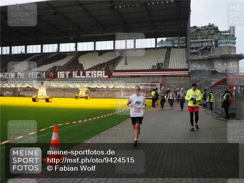 07.12.2025 - St. Pauli X-Mass-Run No. 15 Fabian Wolf http://msf.ph/oto/9424515 07.12.2025 12:07:37 Ziel 1959, 3348, 3666, 3708, 3709, 3710, 3711, 3726, 3728, 3739, 3818, 3819, 4332, 4724, 4755, 4786, 4791, 4792 meine-sportfotos.de