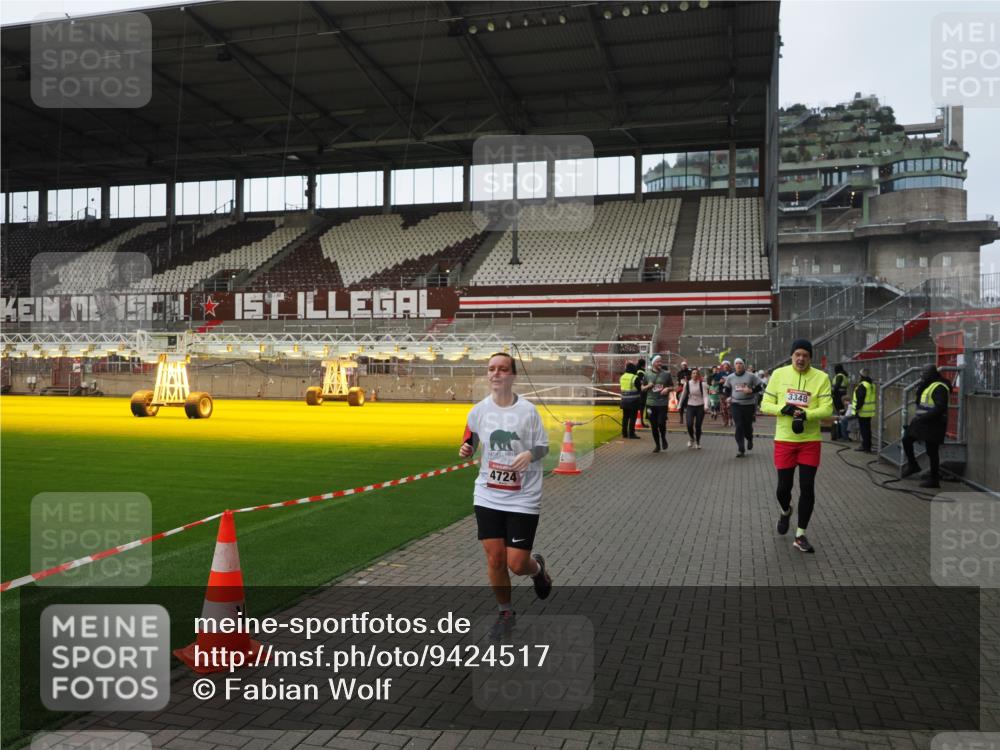 07.12.2025 - St. Pauli X-Mass-Run No. 15 Fabian Wolf http://msf.ph/oto/9424517 07.12.2025 12:07:38 Ziel 1959, 3348, 3666, 3667, 3691, 3708, 3709, 3710, 3711, 3726, 3728, 3739, 3819, 4332, 4724, 4755, 4786, 4791, 4792 meine-sportfotos.de