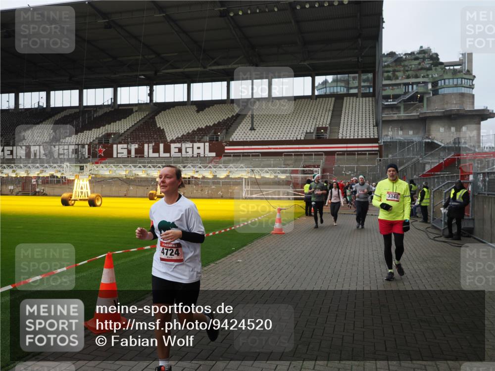 07.12.2025 - St. Pauli X-Mass-Run No. 15 Fabian Wolf http://msf.ph/oto/9424520 07.12.2025 12:07:38 Ziel 1959, 3348, 3666, 3667, 3691, 3708, 3709, 3710, 3711, 3726, 3728, 3739, 3819, 4332, 4724, 4755, 4786, 4791, 4792 meine-sportfotos.de
