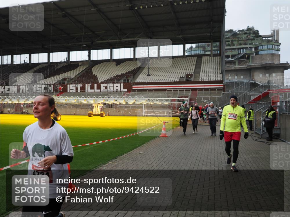 07.12.2025 - St. Pauli X-Mass-Run No. 15 Fabian Wolf http://msf.ph/oto/9424522 07.12.2025 12:07:39 Ziel 1959, 3348, 3666, 3667, 3691, 3708, 3709, 3710, 3711, 3726, 3728, 3739, 4210, 4332, 4724, 4730, 4755, 4786, 4791, 4792 meine-sportfotos.de