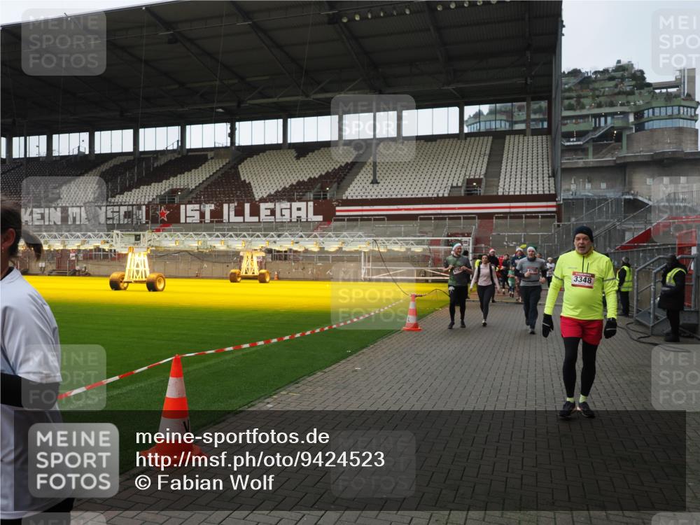 07.12.2025 - St. Pauli X-Mass-Run No. 15 Fabian Wolf http://msf.ph/oto/9424523 07.12.2025 12:07:39 Ziel 1959, 3348, 3666, 3667, 3691, 3708, 3709, 3710, 3711, 3726, 3728, 3739, 4210, 4332, 4724, 4730, 4755, 4786, 4791, 4792 meine-sportfotos.de