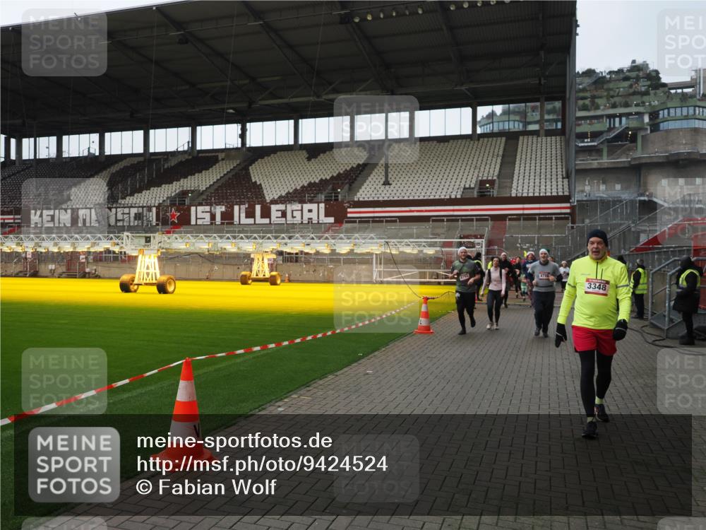 07.12.2025 - St. Pauli X-Mass-Run No. 15 Fabian Wolf http://msf.ph/oto/9424524 07.12.2025 12:07:39 Ziel 1959, 3348, 3666, 3667, 3691, 3708, 3709, 3710, 3711, 3726, 3728, 3739, 4210, 4332, 4724, 4730, 4755, 4786, 4791, 4792 meine-sportfotos.de