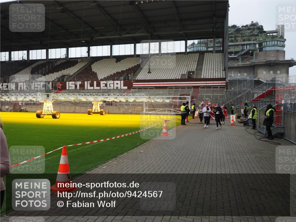07.12.2025 - St. Pauli X-Mass-Run No. 15 Fabian Wolf http://msf.ph/oto/9424567 07.12.2025 12:07:51 Ziel 587, 849, 850, 1899, 3460, 3666, 3667, 3691, 3739, 3816, 3898, 3899, 4035, 4210, 4332, 4730, 4786, 4791, 4792 meine-sportfotos.de