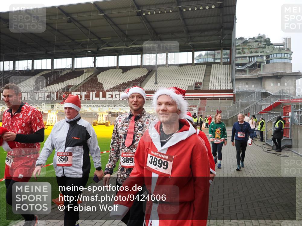 07.12.2025 - St. Pauli X-Mass-Run No. 15 Fabian Wolf http://msf.ph/oto/9424606 07.12.2025 12:08:04 Ziel 587, 849, 850, 1224, 1899, 2953, 2954, 3668, 3898, 3899, 4035, 4393, 4395, 4722 meine-sportfotos.de