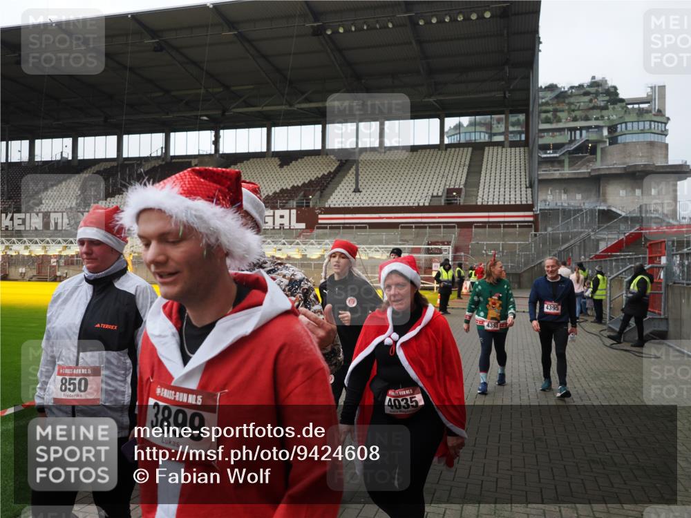 07.12.2025 - St. Pauli X-Mass-Run No. 15 Fabian Wolf http://msf.ph/oto/9424608 07.12.2025 12:08:04 Ziel 587, 849, 850, 1224, 1899, 2953, 2954, 3668, 3898, 3899, 4035, 4393, 4395, 4722 meine-sportfotos.de