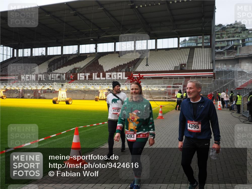 07.12.2025 - St. Pauli X-Mass-Run No. 15 Fabian Wolf http://msf.ph/oto/9424616 07.12.2025 12:08:07 Ziel 587, 849, 850, 1224, 1899, 2953, 2954, 3668, 3898, 3899, 4035, 4393, 4395, 4722 meine-sportfotos.de