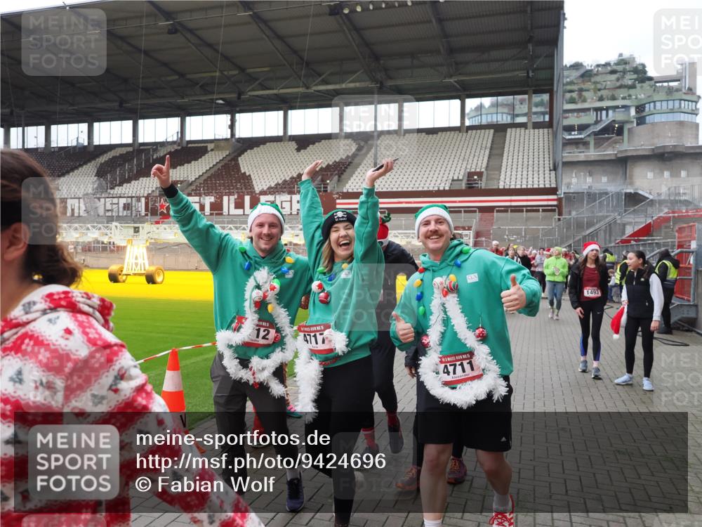 07.12.2025 - St. Pauli X-Mass-Run No. 15 Fabian Wolf http://msf.ph/oto/9424696 07.12.2025 12:08:36 Ziel 325, 334, 1214, 1219, 1253, 1493, 1514, 2679, 2873, 2889, 2892, 3141, 3595, 4084, 4182, 4183, 4214, 4252, 4269, 4271, 4292, 4422, 4711, 4712, 4717 meine-sportfotos.de