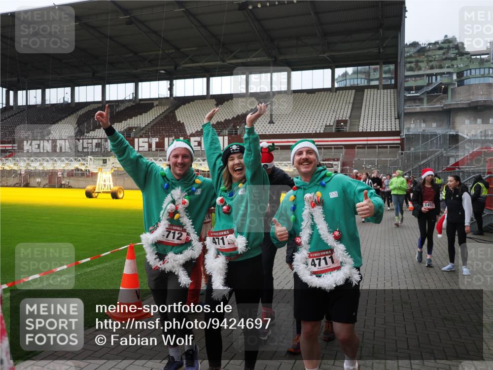 07.12.2025 - St. Pauli X-Mass-Run No. 15 Fabian Wolf http://msf.ph/oto/9424697 07.12.2025 12:08:36 Ziel 325, 334, 1214, 1219, 1253, 1493, 1514, 2679, 2873, 2889, 2892, 3141, 3595, 4084, 4182, 4183, 4214, 4252, 4269, 4271, 4292, 4422, 4711, 4712, 4717 meine-sportfotos.de