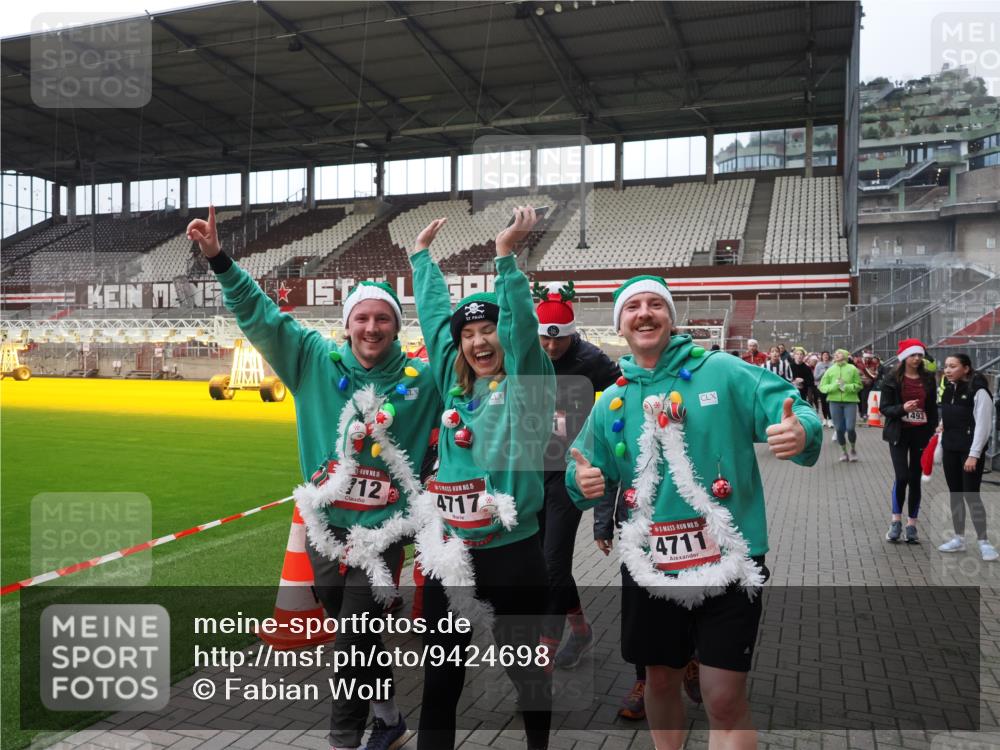 07.12.2025 - St. Pauli X-Mass-Run No. 15 Fabian Wolf http://msf.ph/oto/9424698 07.12.2025 12:08:36 Ziel 325, 334, 1214, 1219, 1253, 1493, 1514, 2679, 2873, 2889, 2892, 3141, 3595, 4084, 4182, 4183, 4214, 4252, 4269, 4271, 4292, 4422, 4711, 4712, 4717 meine-sportfotos.de