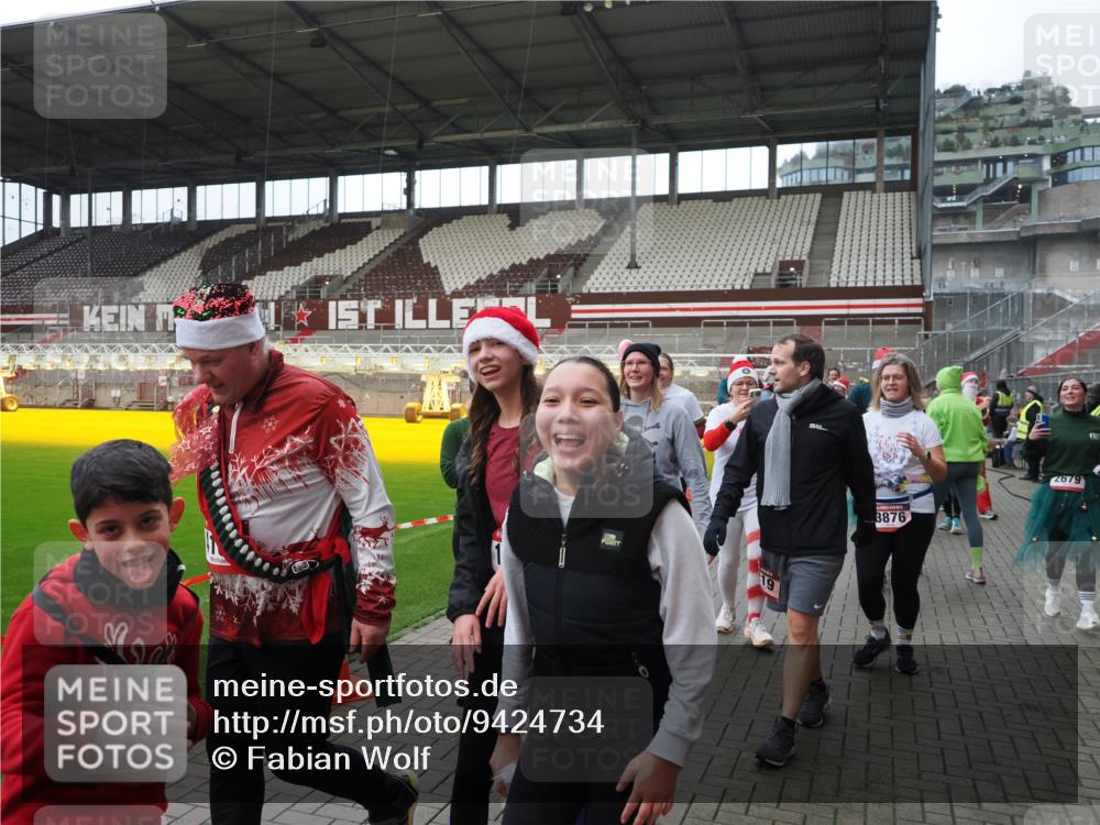 07.12.2025 - St. Pauli X-Mass-Run No. 15 Fabian Wolf http://msf.ph/oto/9424734 07.12.2025 12:08:47 Ziel 586, 1214, 1219, 1253, 1269, 1270, 1901, 2679, 2873, 2889, 2892, 3230, 3233, 3595, 3876, 4084, 4086, 4137, 4138, 4182, 4183, 4252, 4294, 4295, 4297, 4422, 4429, 4720 meine-sportfotos.de