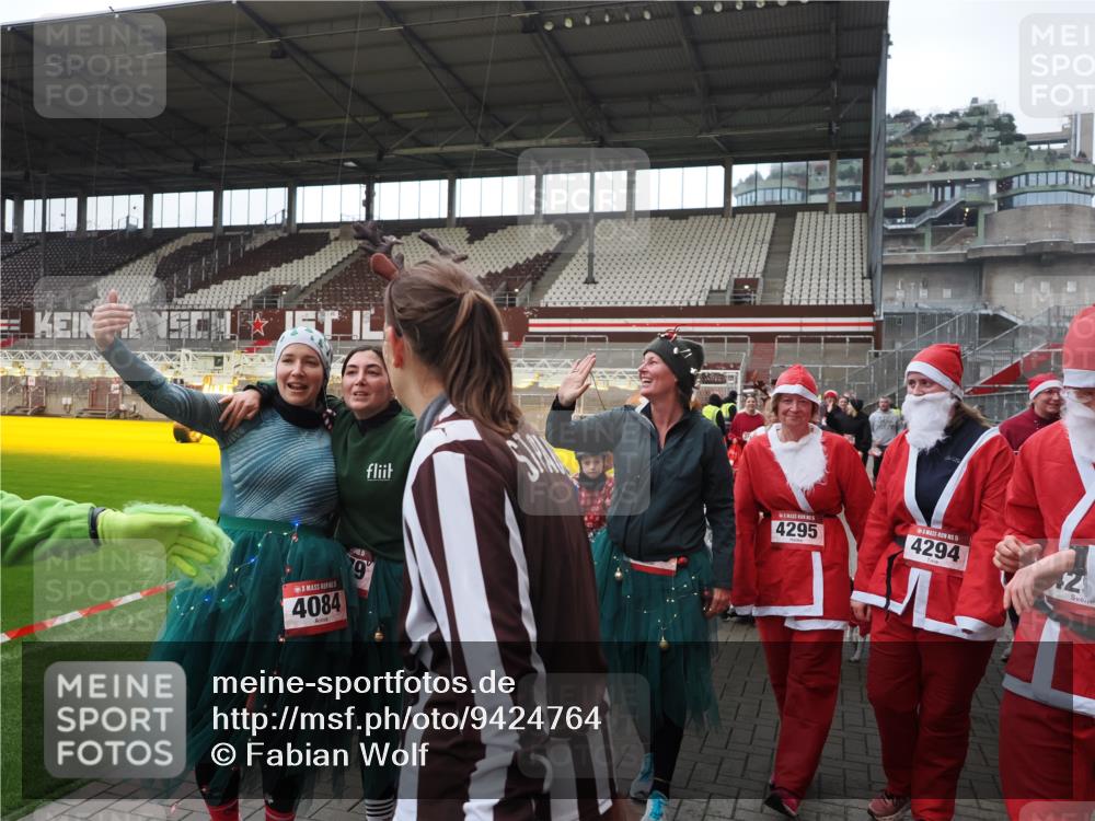 07.12.2025 - St. Pauli X-Mass-Run No. 15 Fabian Wolf http://msf.ph/oto/9424764 07.12.2025 12:08:57 Ziel 586, 643, 775, 807, 1269, 1270, 1405, 1652, 1653, 1685, 1901, 2414, 2731, 3230, 3233, 3876, 4086, 4137, 4138, 4294, 4295, 4297, 4429, 4720 meine-sportfotos.de