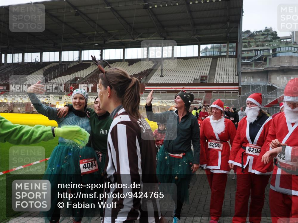 07.12.2025 - St. Pauli X-Mass-Run No. 15 Fabian Wolf http://msf.ph/oto/9424765 07.12.2025 12:08:57 Ziel 586, 643, 775, 807, 1269, 1270, 1405, 1652, 1653, 1685, 1901, 2414, 2731, 3230, 3233, 3876, 4086, 4137, 4138, 4294, 4295, 4297, 4429, 4720 meine-sportfotos.de