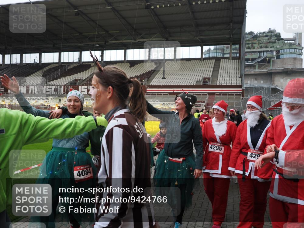 07.12.2025 - St. Pauli X-Mass-Run No. 15 Fabian Wolf http://msf.ph/oto/9424766 07.12.2025 12:08:58 Ziel 586, 643, 775, 807, 1270, 1405, 1652, 1653, 1685, 1901, 2414, 2731, 3230, 3233, 4086, 4137, 4138, 4294, 4295, 4297, 4429, 4720 meine-sportfotos.de