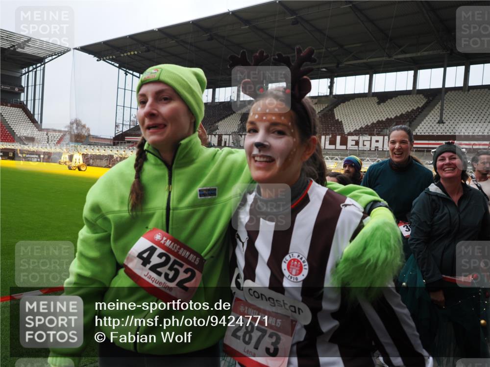 07.12.2025 - St. Pauli X-Mass-Run No. 15 Fabian Wolf http://msf.ph/oto/9424771 07.12.2025 12:08:59 Ziel 586, 643, 775, 807, 1405, 1652, 1653, 1685, 1901, 2414, 2731, 3230, 3233, 4137, 4138, 4294, 4295, 4297, 4720 meine-sportfotos.de