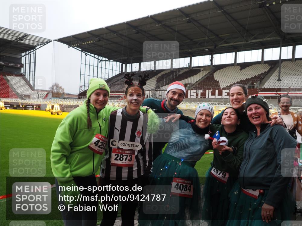 07.12.2025 - St. Pauli X-Mass-Run No. 15 Fabian Wolf http://msf.ph/oto/9424787 07.12.2025 12:09:04 Ziel 643, 775, 807, 1405, 1652, 1653, 1685, 1901, 2414, 2731, 4720 meine-sportfotos.de