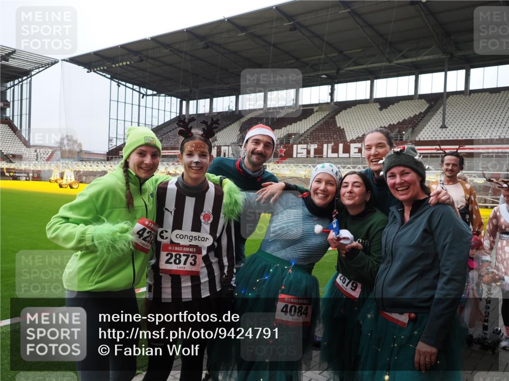 07.12.2025 - St. Pauli X-Mass-Run No. 15 Fabian Wolf http://msf.ph/oto/9424791 07.12.2025 12:09:05 Ziel 643, 775, 807, 1405, 1652, 1653, 1685, 2414, 2731 meine-sportfotos.de