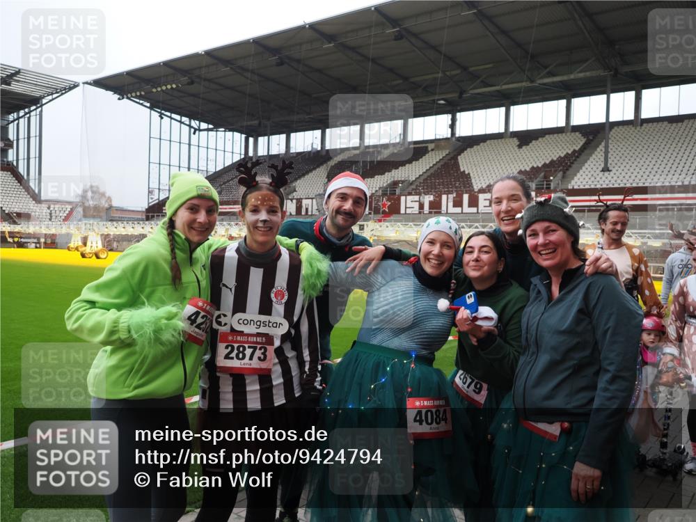 07.12.2025 - St. Pauli X-Mass-Run No. 15 Fabian Wolf http://msf.ph/oto/9424794 07.12.2025 12:09:05 Ziel 643, 775, 807, 1405, 1652, 1653, 1685, 2414, 2731 meine-sportfotos.de