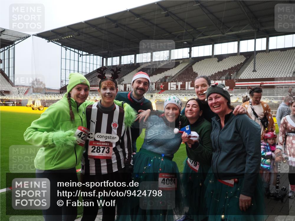 07.12.2025 - St. Pauli X-Mass-Run No. 15 Fabian Wolf http://msf.ph/oto/9424798 07.12.2025 12:09:06 Ziel 643, 775, 807, 1405, 1652, 1653, 1685, 2414, 2731, 4196, 4197, 4198 meine-sportfotos.de