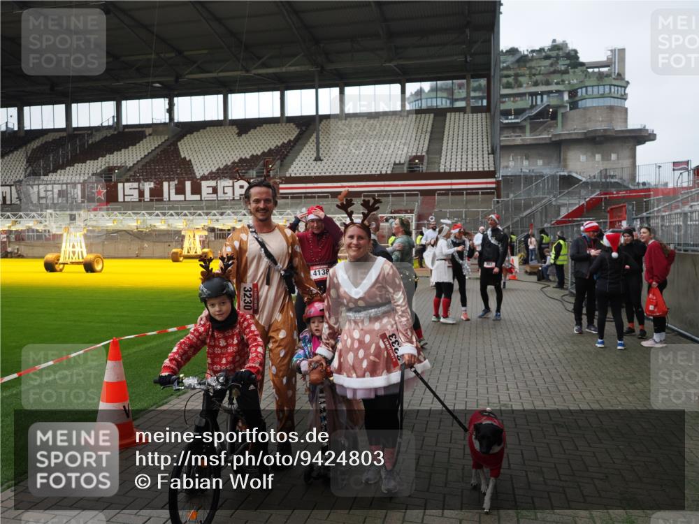 07.12.2025 - St. Pauli X-Mass-Run No. 15 Fabian Wolf http://msf.ph/oto/9424803 07.12.2025 12:09:10 Ziel 138, 643, 775, 807, 1405, 1652, 1653, 2009, 2731, 3947, 3966, 4196, 4197, 4198, 4267, 4282, 4283 meine-sportfotos.de