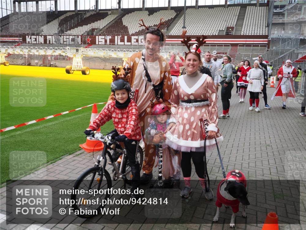 07.12.2025 - St. Pauli X-Mass-Run No. 15 Fabian Wolf http://msf.ph/oto/9424814 07.12.2025 12:09:13 Ziel 138, 643, 775, 807, 1405, 1725, 1727, 2009, 2731, 3538, 3947, 3955, 3966, 4196, 4197, 4198, 4267, 4282, 4283 meine-sportfotos.de